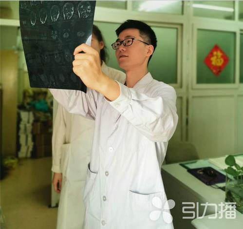 苏报集团（引力播）：突发！苏州90后医生在高铁上又出手了！ (1).jpg