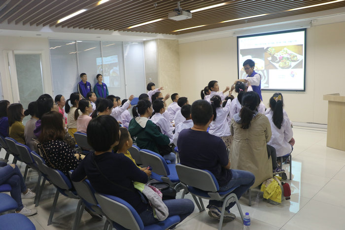 传承中医文化 我院举行“中医药大学堂” (2).jpg