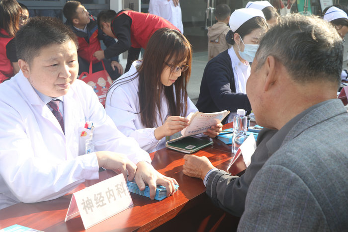 我院“世界卒中日”巡回义诊今在阳山启动 (2).jpg