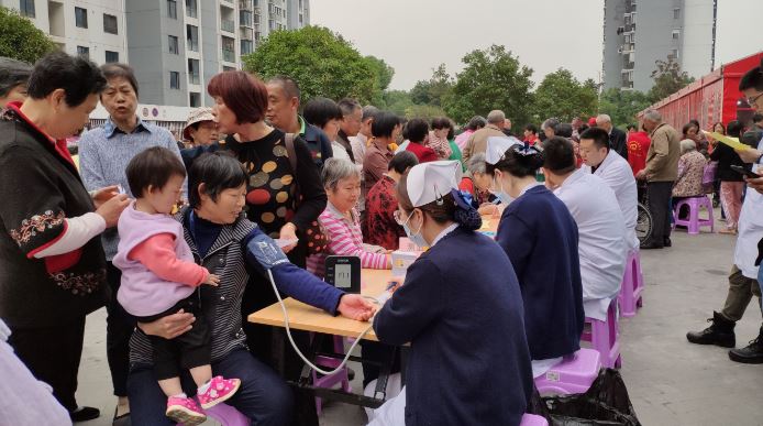 我院“世界卒中日”巡回义诊走进浒墅人家 (3).JPG
