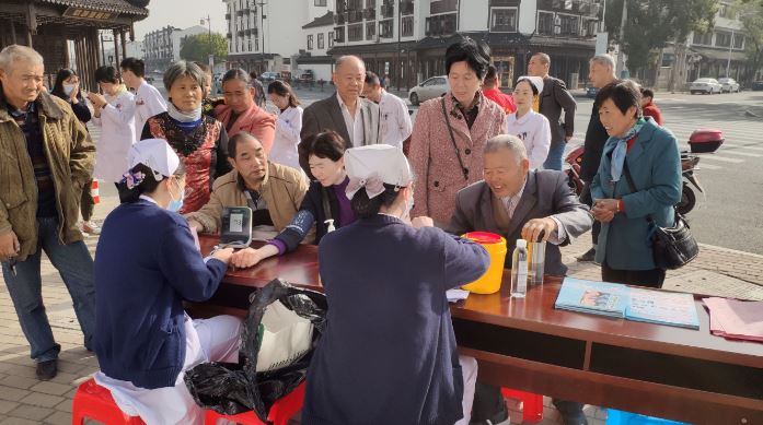 我院“世界卒中日”巡回义诊走进通安新街社区 (3).JPG