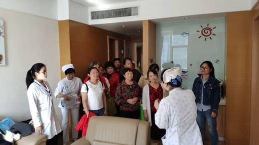 浒墅关经济开发区长江、理想城社区、立新制药有限公司党员及居民代表来院参观 (3).JPG