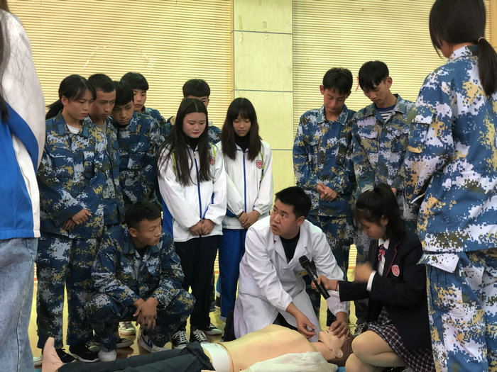 新苏网：苏黔同启“第一时间救援”大型公益项目 (6).jpg
