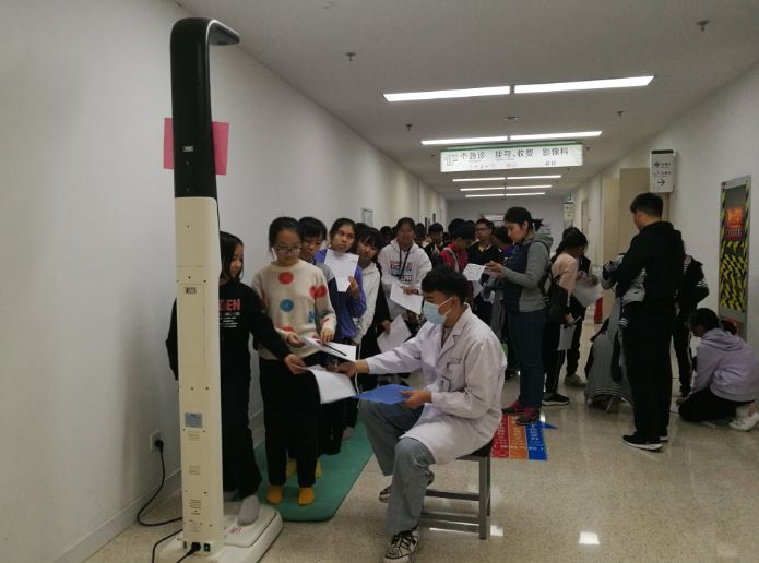 我院顺利完成2019年高新区中小学生健康体检工作3.jpg