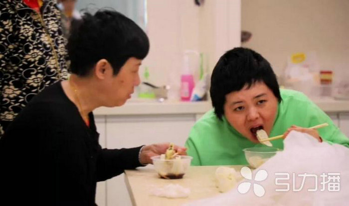 苏报集团（引力播）：重寻“角色”获自信 医院的这场包饺子活动很暖心 (3).jpg