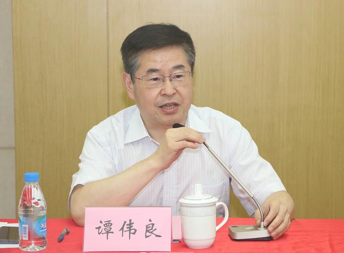 上海保健专家聘任仪式暨长三角一体化干部保健工作研讨会在我院召开 (2).jpg