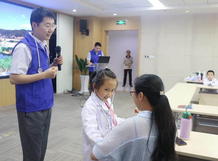 苏州科技城医院举办“开学第一课”之医学启蒙课堂.jpg