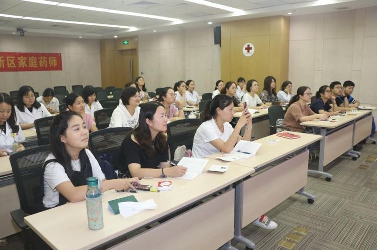 苏州高新区家庭药师团队来院进行初级救护员培训 (1).JPG