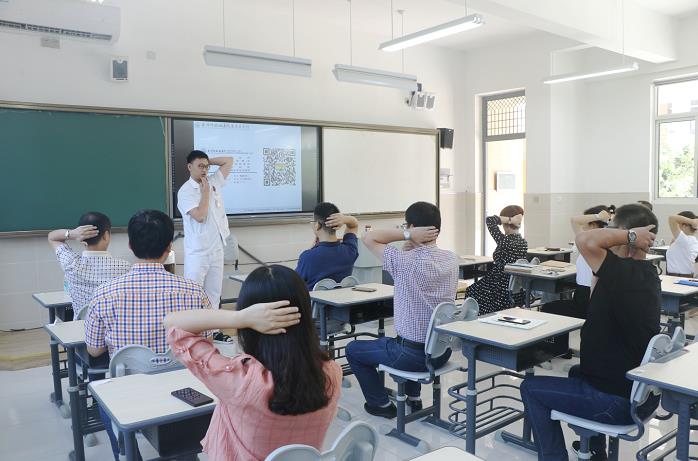 献礼教师节 科医康复走进苏州实验中学 (3).jpg
