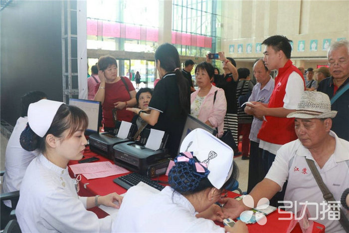 苏报集团（引力播）：看病无障碍 苏州首个手语服务定点医院挂牌5.jpg