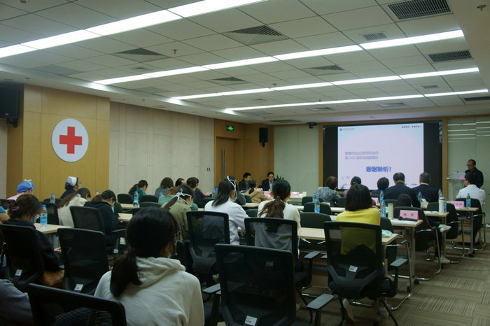  我院成功举办继发性肾脏病诊治新进展学习班 (1).jpeg