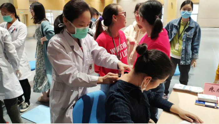 精准义诊，高效服务！我院专家义诊团走进审协江苏中心.JPG