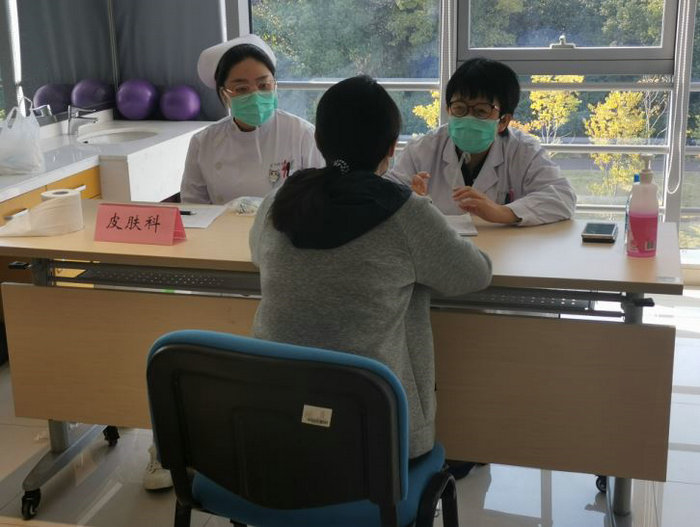 精准义诊，高效服务！我院专家义诊团走进审协江苏中心4.JPG