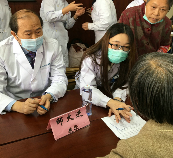 联动紧密医联体 糖尿病专家走进基层送健康 (3).jpg