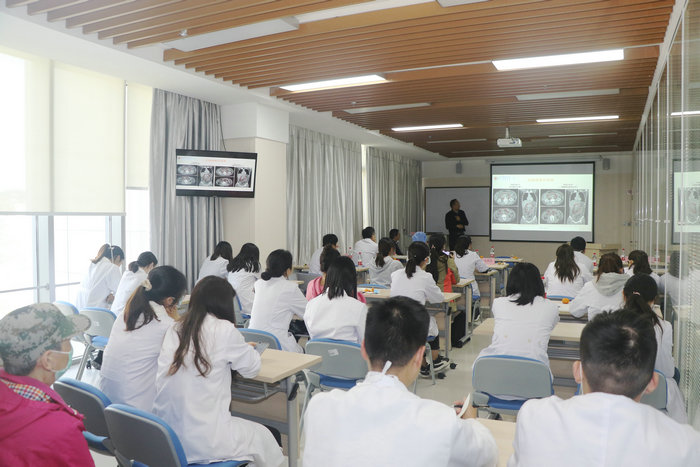 我院放疗科成功举办市级继教项目“免疫时代下肿瘤放射治疗的思辨”.JPG