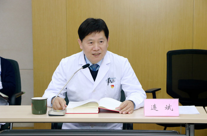 第六党支部召开“学习吴孟超同志先进事迹”主题党课 (1).JPG