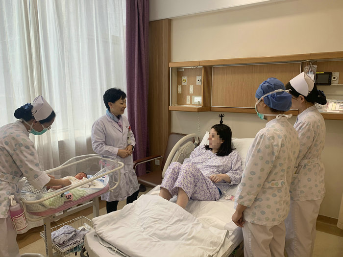 医患齐心同闯关 复发性流产患者在我院成功足月分娩_副本.jpg