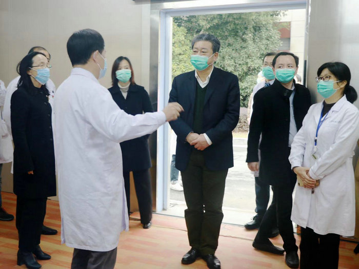 曹后灵副市长来院调研督导疫情防控工作 (3).jpeg