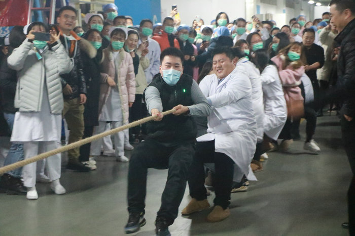 凝心聚力展风采 我院成功举办第一届职工迎新拔河比赛 (2).jpg