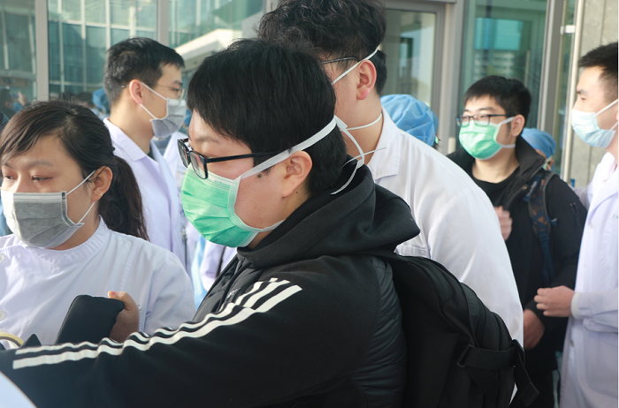 “你们一定要好好的”...我院两名医护驰援武汉3.png