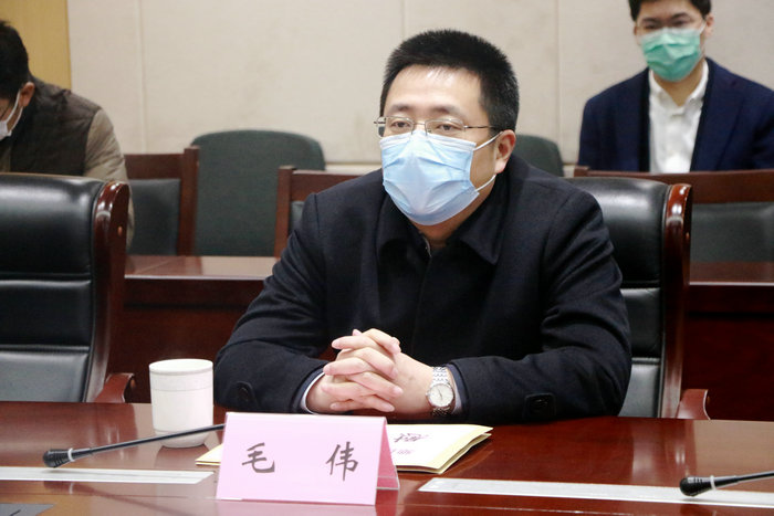 苏州高新区领导来院慰问我院援鄂医护人员家属 (2).JPG