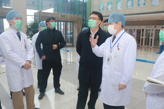苏州高新区领导走访调研我院疫情防控一线 (3).JPG