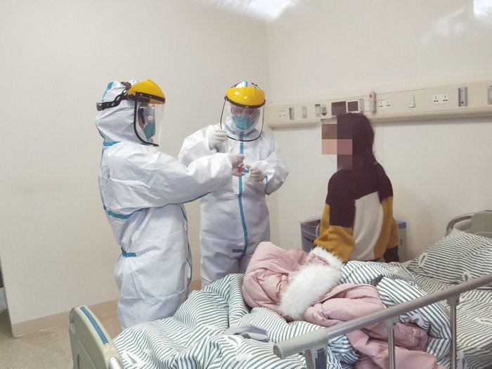 “逆行”表白 医护父女于苏淮两地共抗疫3.jpg
