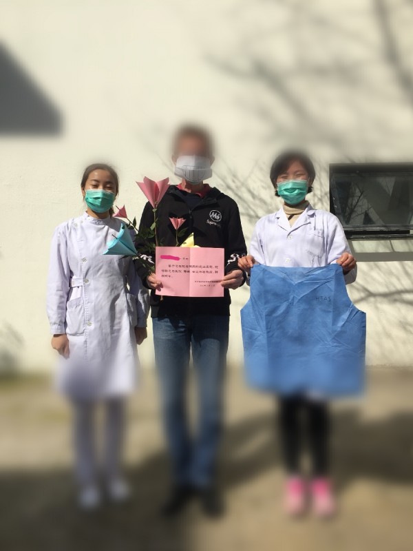 “开心果”Andy的英文藏头诗，感动苏州白衣天使3.jpg