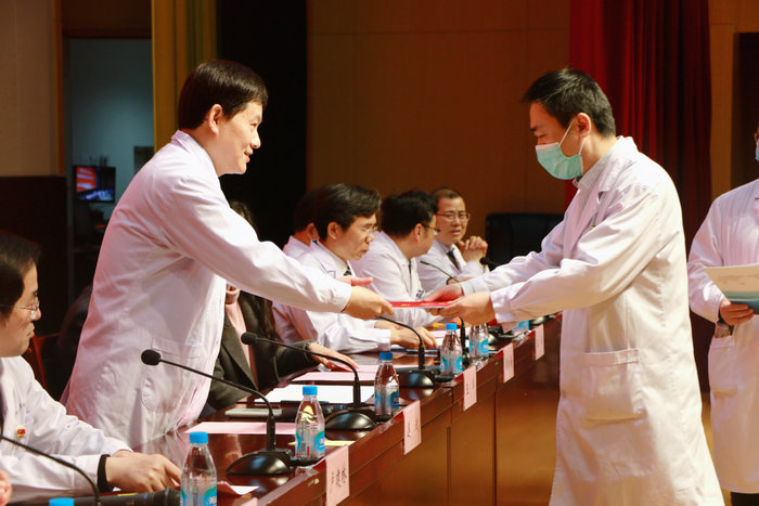 团结奋进·砥砺前行——我院胜利召开2019年度工作表彰动员大会 (11).JPG