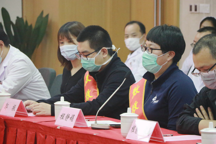 致敬！我院驰援武汉抗疫英雄凯旋归来 (2).JPG