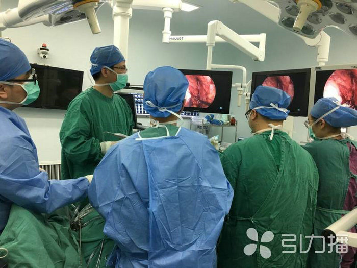 苏报集团（引力播）：小伙尿频 原来是膀胱肿瘤作祟.jpg