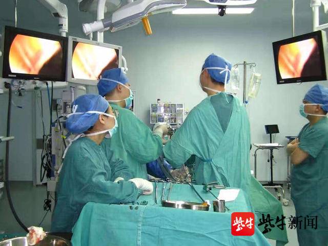扬子晚报（紫牛新闻）：六旬阿姨患上食管癌，只因她最爱吃这个.......jpg