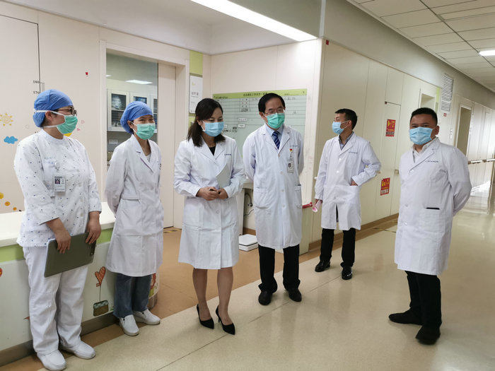 铜仁万山区人民医院来院开展交流学习 (1).jpg
