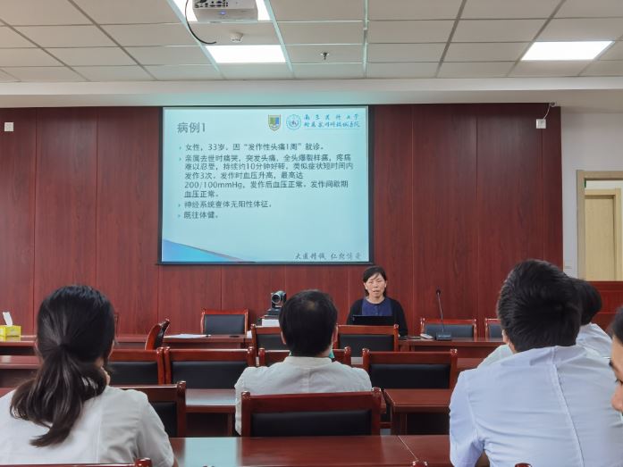 我院走进阳山街道社区卫生服务中心开展学术沙龙讲座活动2.JPG