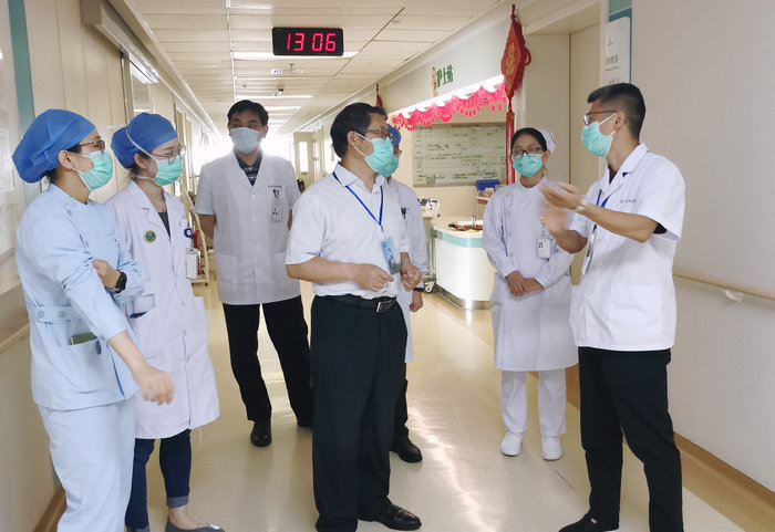我院接受国家防治卒中中心专家组现场认证.jpg