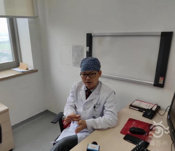 看苏州：苏州一男子耳朵“嗡嗡嗡”，里面竟住着一只活“席螨”3.jpg