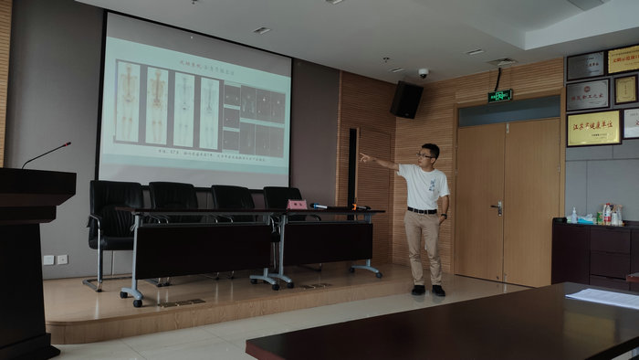 我院走进科技城社区卫生服务中心开展学术沙龙活动 (1).jpg