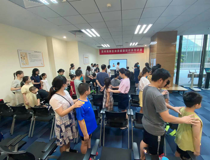 “抢号”火爆 我院举行儿童健康互动课堂2.jpg