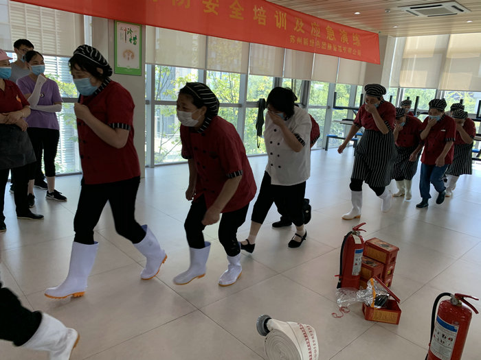 我院开展食品安全及消防安全培训与演练 (1).jpg