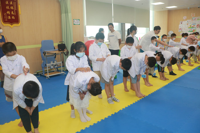 新华日报（交汇点）：助力孩子健康成长 苏州高新区举行 “全国残疾预防日”活动.jpg