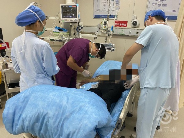看苏州：烈日下骑行，苏州70岁老伯住进了ICU 医生：不是普通中暑！.jpg