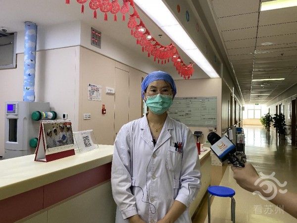 新华社：生命的托举！孕妇脐带脱垂，苏州医生跪地托举17分钟！6.jpg