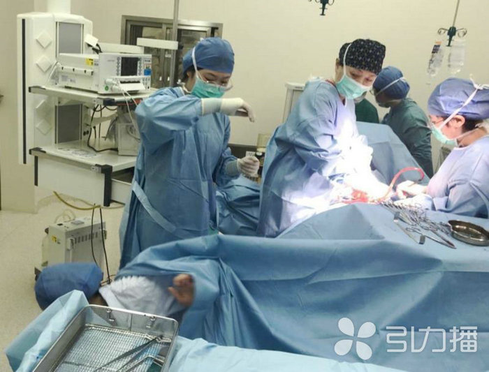 苏报集团（引力播）：又见脐带脱垂！苏州医生全程托举护母婴平安.jpg