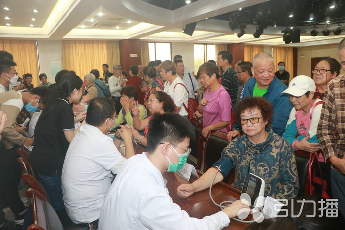 苏报集团（引力播）：助残关爱无止境 苏州残障人士就医更便捷2.jpg