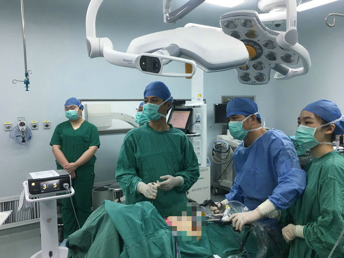 颈部完美无痕,我院成功开展腔镜甲状腺微创手术 (2).jpg 颈部完美无痕,我院成功开展腔镜甲状腺微创手术 (2).jpg