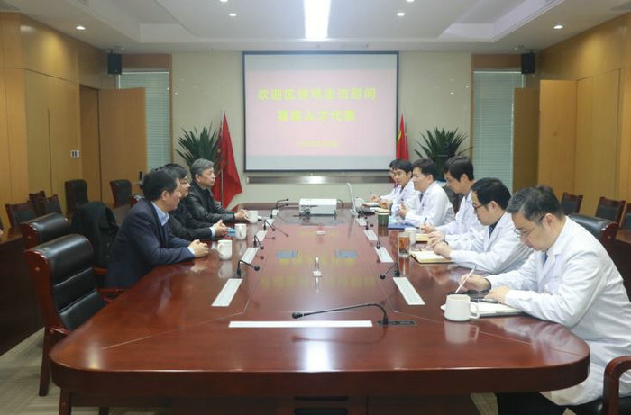  区政协主席张国畅等一行走访慰问我院人才代表 (1).JPG