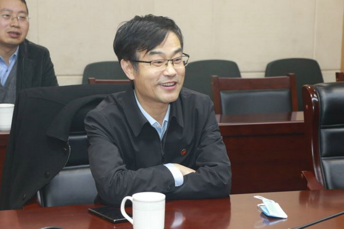  区政协主席张国畅等一行走访慰问我院人才代表 (2).JPG