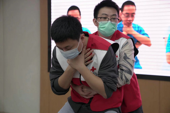 园区景城幼儿园来院开展初级救护员培训2.jpg