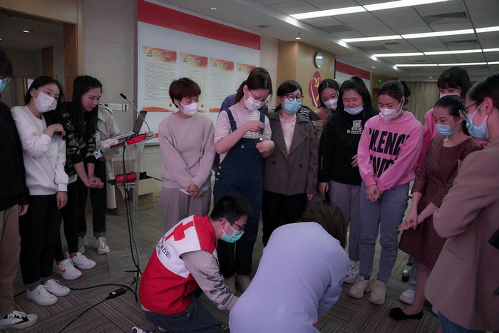 园区景城幼儿园来院开展初级救护员培训3.jpg