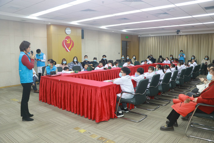 苦恼孩子长不高？我院开展生长发育科普义诊活动 (1).JPG